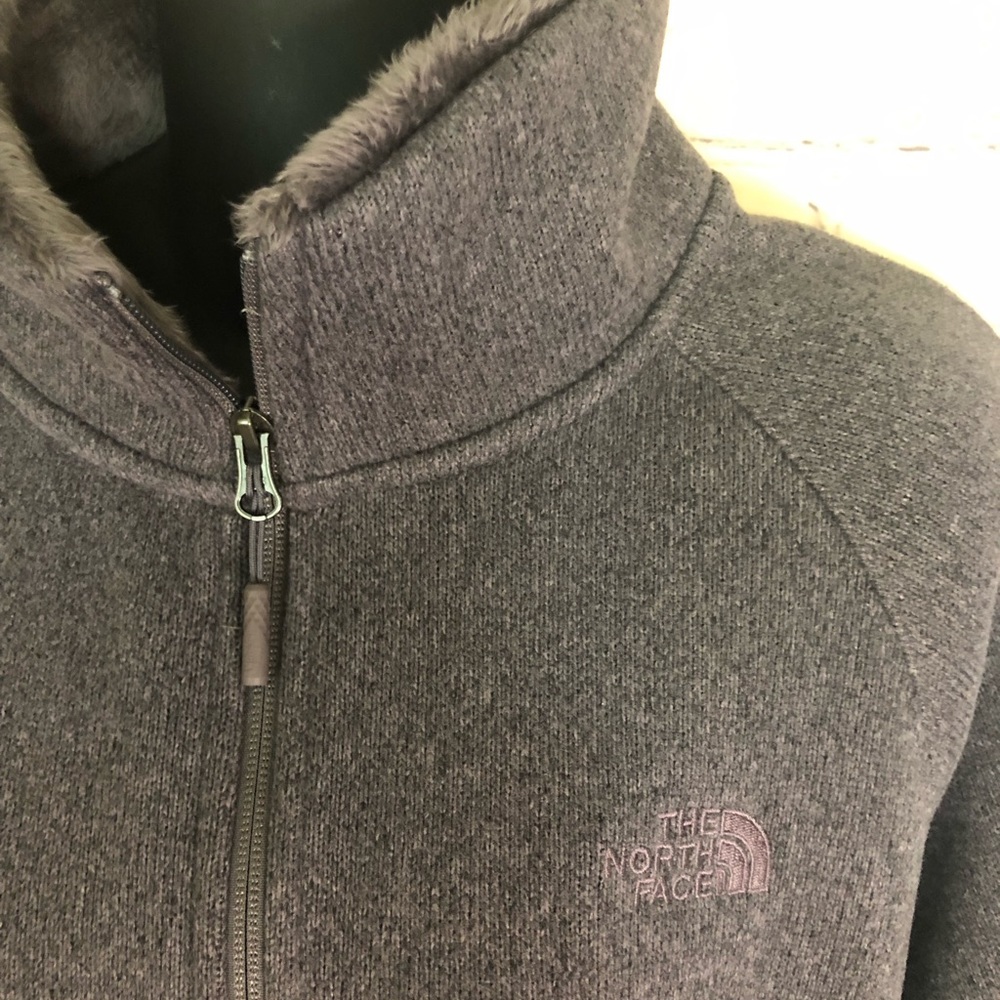 THE NORTH FACE TOP